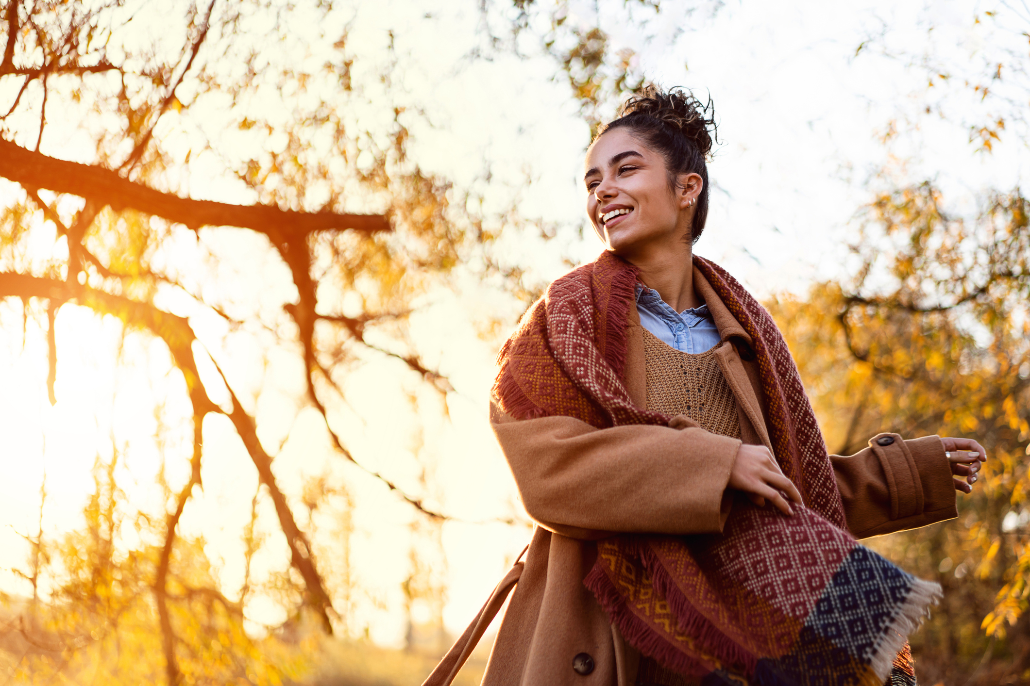 iStock-1605054818jeune_femme_dehors_Large.jpg
